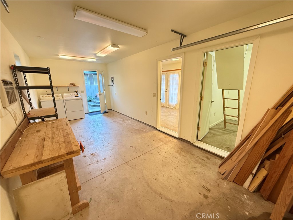 1220 Chestnut Street Chico, CA 95928 - Photo 23 of 37 Garage