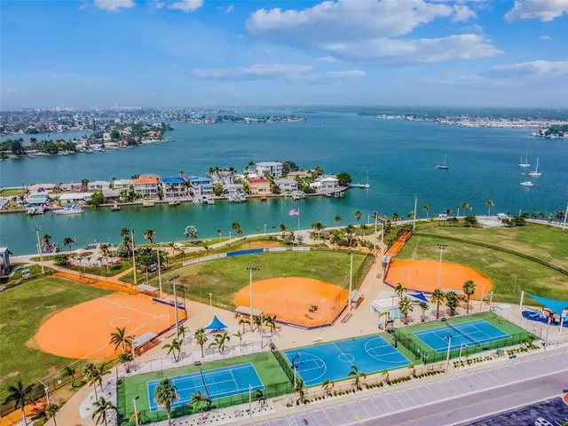 $4,000 | 315 Medallion Boulevard, Unit E, Madeira Beach, FL 33708