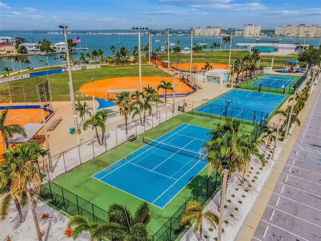 $4,000 | 315 Medallion Boulevard, Unit E, Madeira Beach, FL 33708