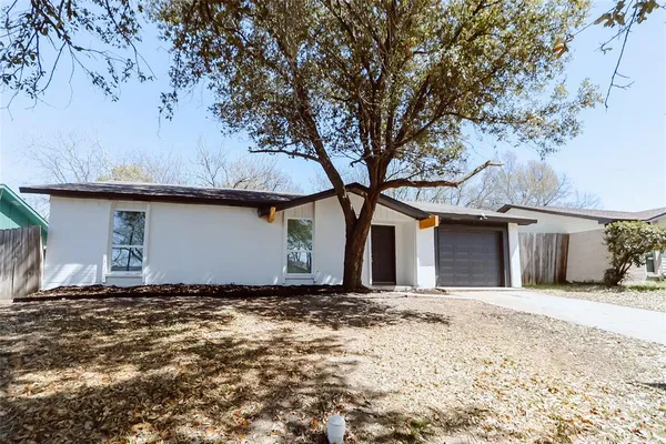 $2,100 | 5106 Preston Trail, Garland, TX 75043