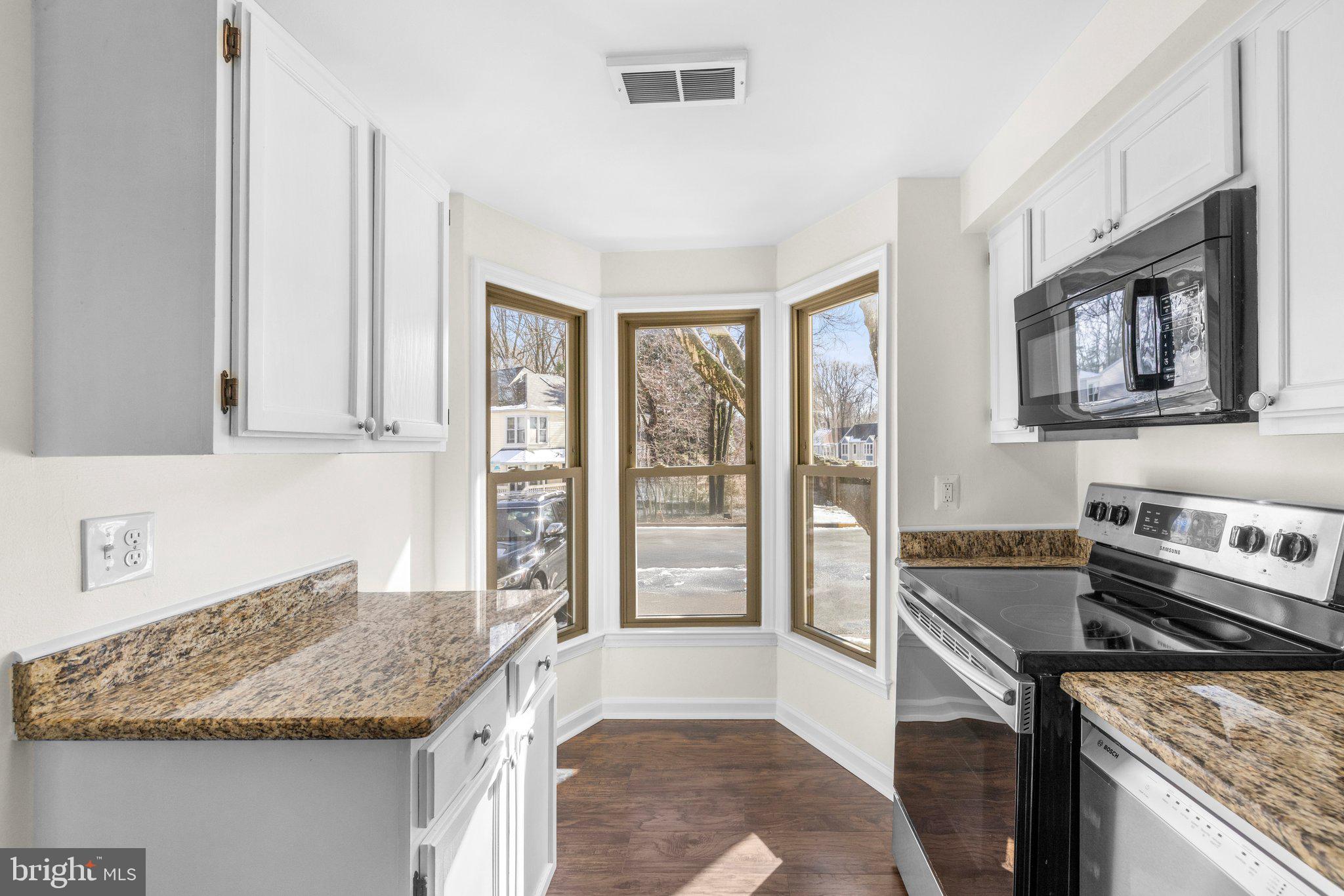 2121 Whisper Way Reston, VA 20191 - Photo 10 of 35