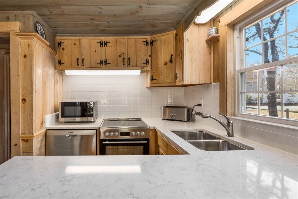 149 Pine Grove Road Yarmouth, MA 02664 - Photo 3 of 14 Gallery Image 3
