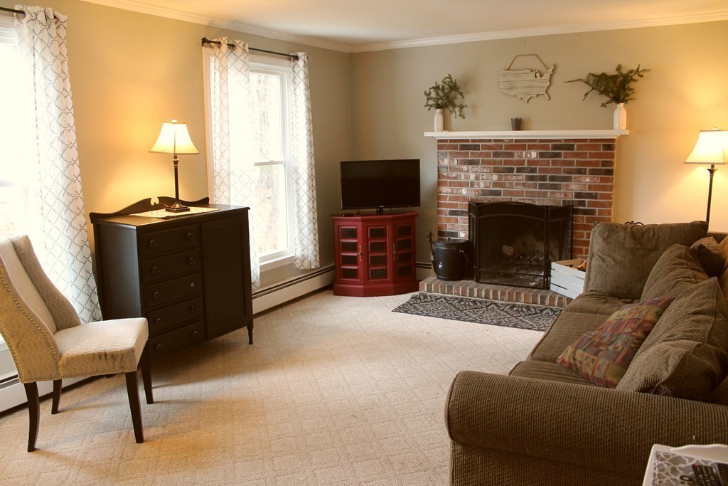 252 Loudville Road Easthampton, MA 01027 - Photo 6 of 17