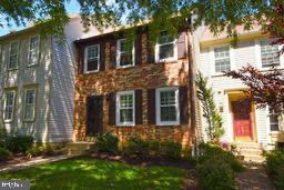 11940 Sentinel Point Court Reston, VA 20191 - Photo 1 of 43 Welcome home to 11940 Sentinel Point Court!