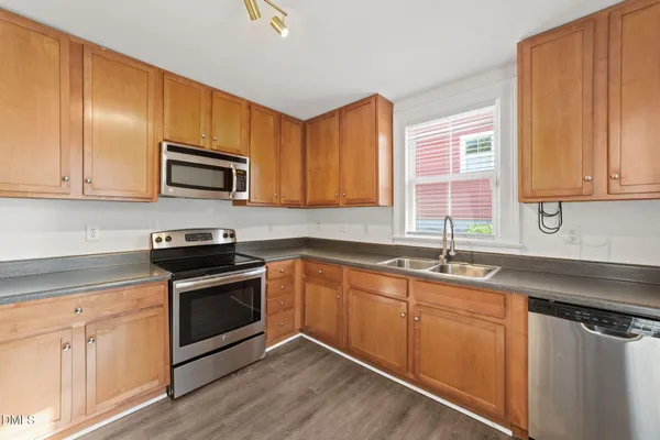 $2,600 | 211 North Boylan Avenue, Raleigh, NC 27603