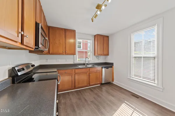 $2,600 | 211 North Boylan Avenue, Raleigh, NC 27603