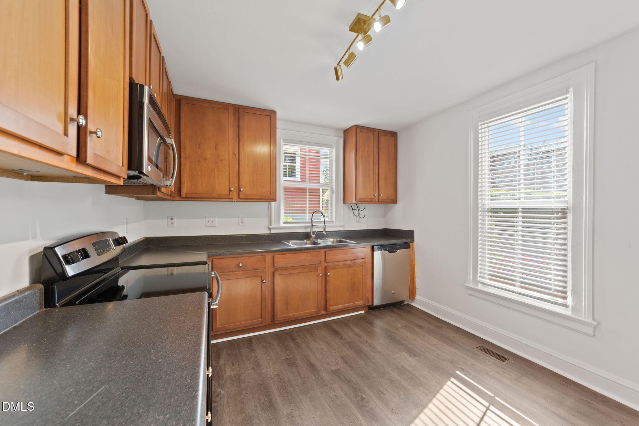 211 North Boylan Avenue Raleigh, NC 27603 - Photo 18 of 50 26-web-or-mls-VB4A6570