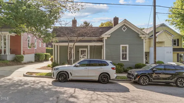 $2,600 | 211 North Boylan Avenue, Raleigh, NC 27603