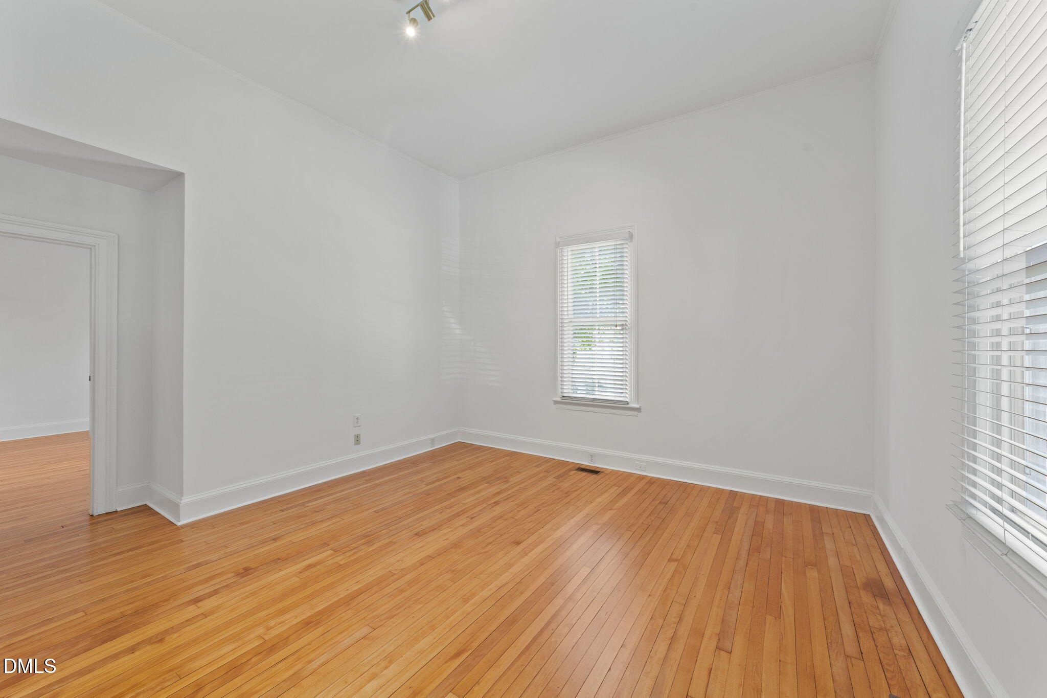211 North Boylan Avenue Raleigh, NC 27603 - Photo 5 of 50 39-web-or-mls-VB4A6612