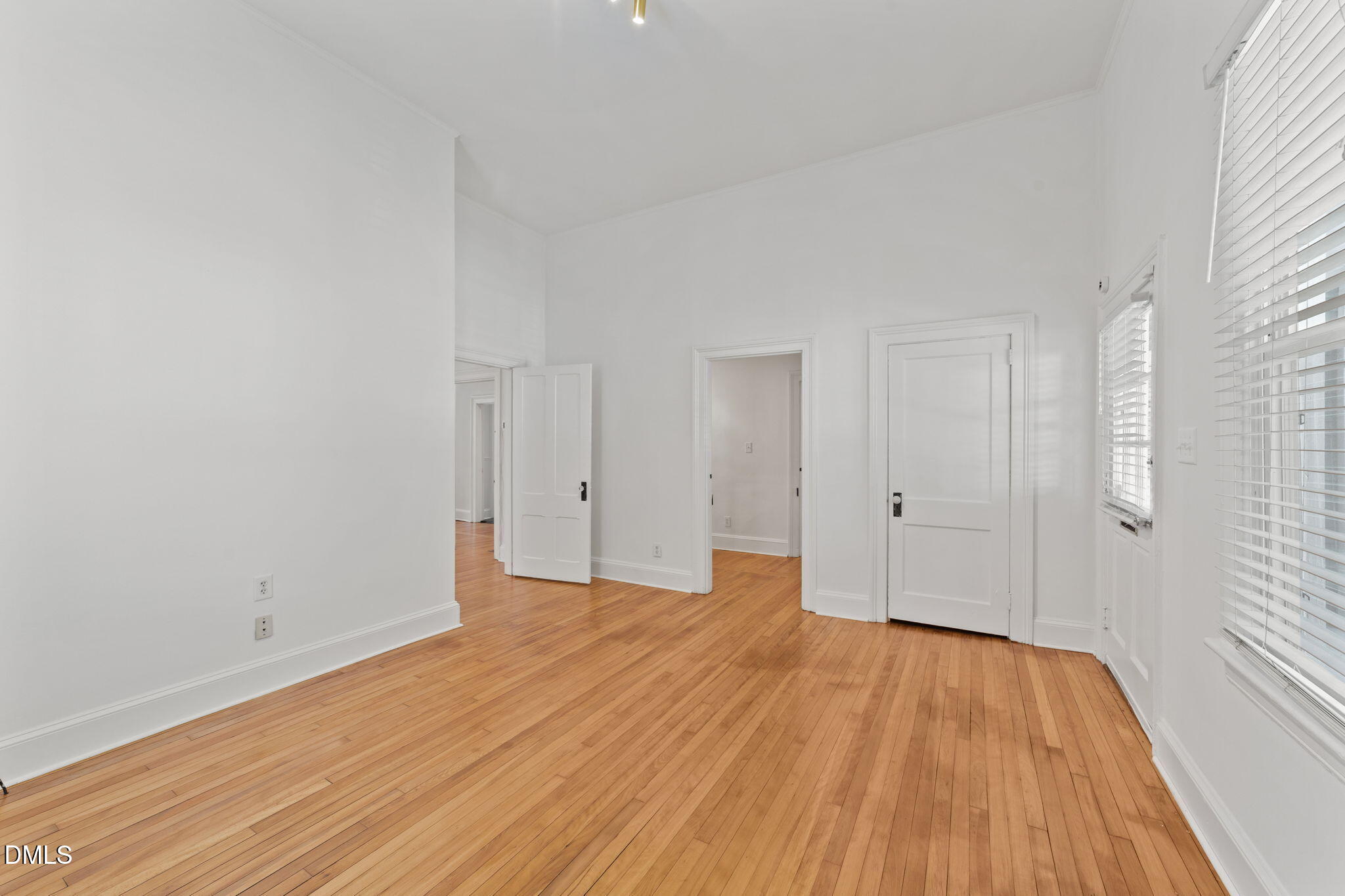 211 North Boylan Avenue Raleigh, NC 27603 - Photo 8 of 50 19-web-or-mls-VB4A6537