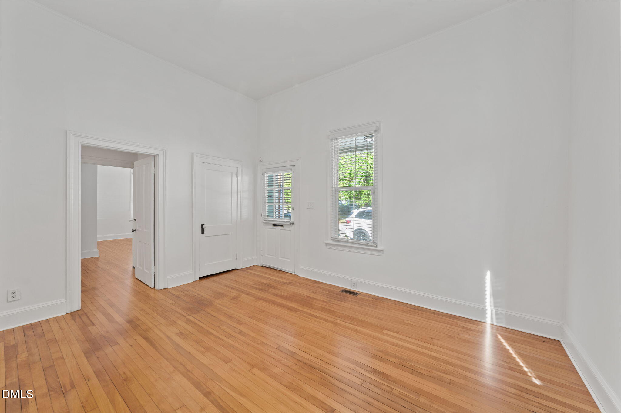 211 North Boylan Avenue Raleigh, NC 27603 - Photo 9 of 50 20-web-or-mls-VB4A6540