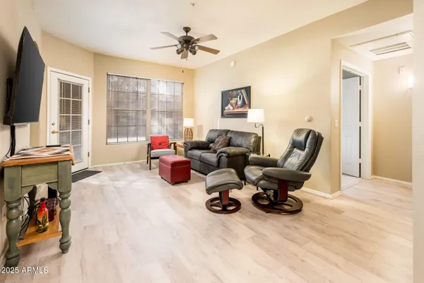 $195,000 | 14950 West Mountain View Boulevard, Unit 5206, Surprise, AZ 85374