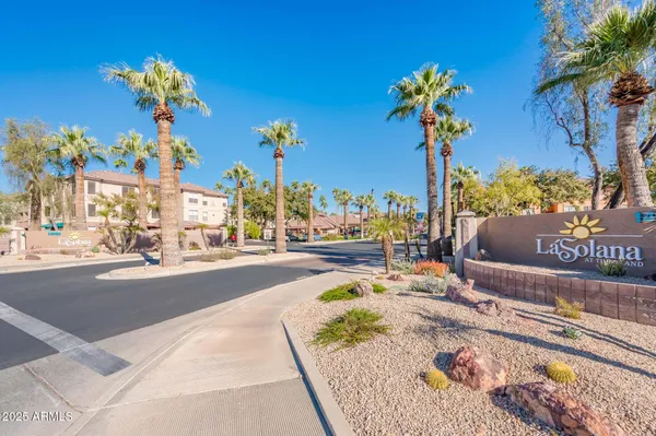 $195,000 | 14950 West Mountain View Boulevard, Unit 5206, Surprise, AZ 85374