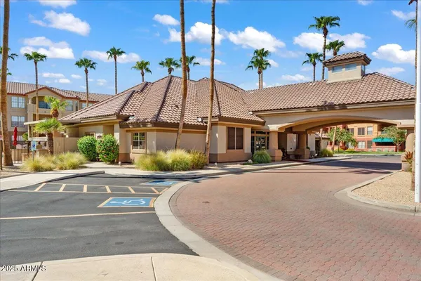 $195,000 | 14950 West Mountain View Boulevard, Unit 5206, Surprise, AZ 85374