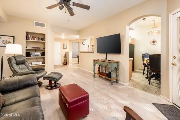 $195,000 | 14950 West Mountain View Boulevard, Unit 5206, Surprise, AZ 85374