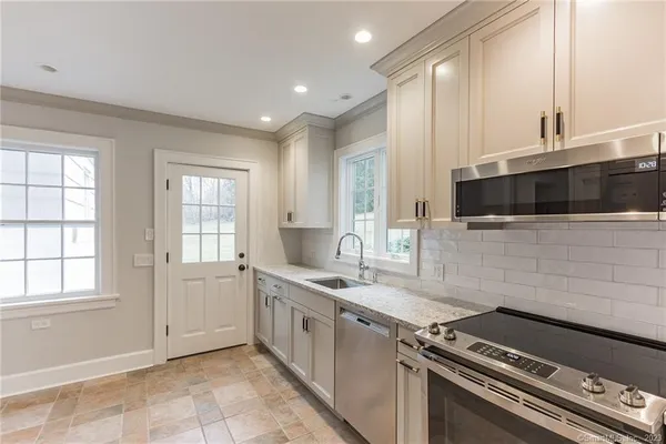 $6,000 | 49 Sunset Drive, Weston, CT 06883