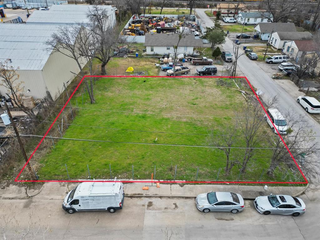2210 Akron Street Dallas, TX 75212 - Photo 5 of 6 an outdoor space with lots of white furniture