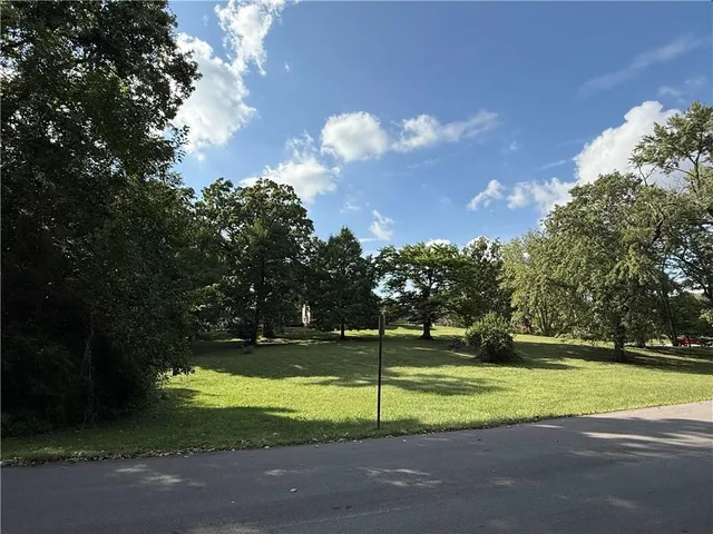 $80,000 | 1021 Northeast Vivion Road, Kansas City, MO 64118