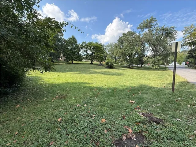 $80,000 | 1021 Northeast Vivion Road, Kansas City, MO 64118