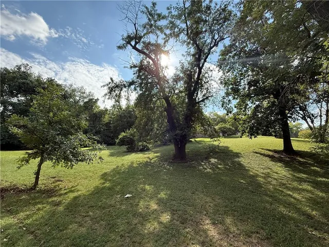 $80,000 | 1021 Northeast Vivion Road, Kansas City, MO 64118