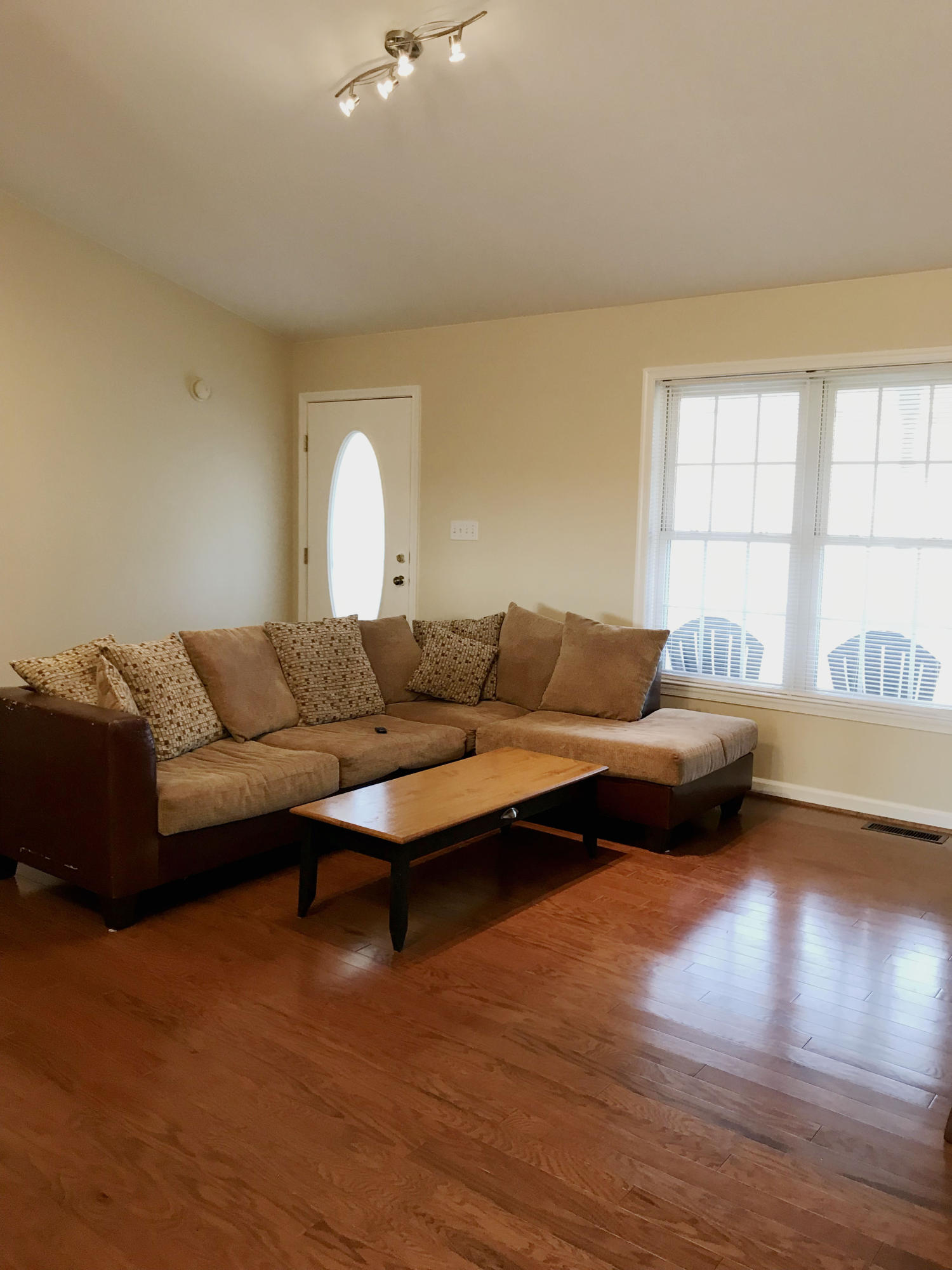 1293 Emmaus Church Road Moneta, VA 24121 - Photo 14 of 40 Spacious Living