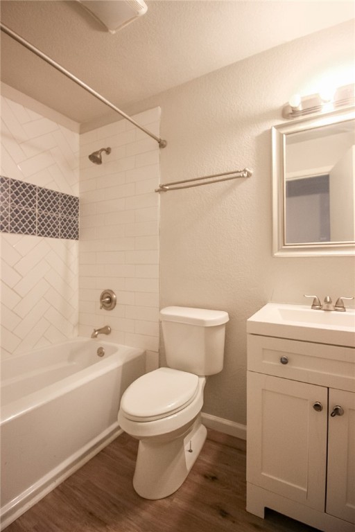 3720 Wingate Drive Waco, TX 76706 - Photo 17 of 18 a bathroom with a toilet a sink and a bathtub