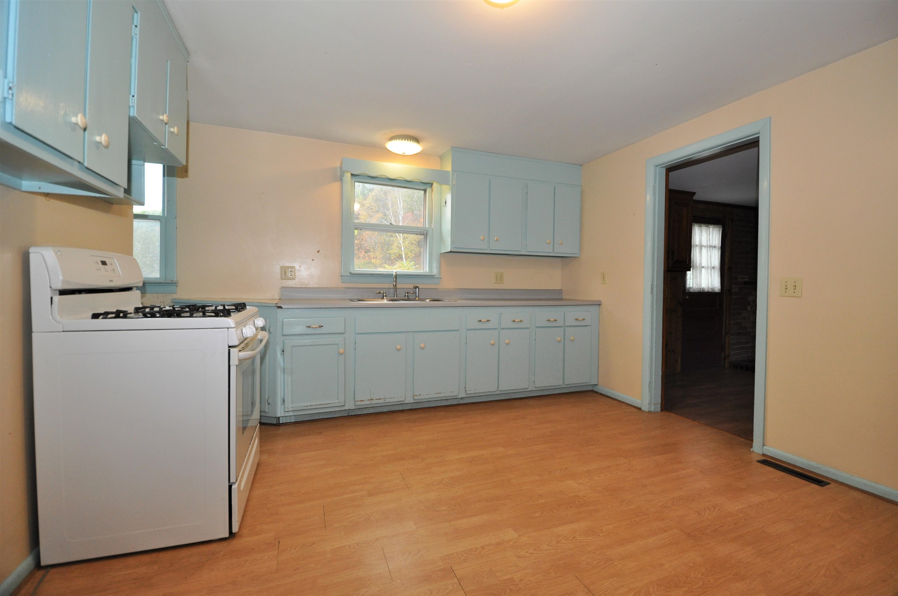 3 Forest Road Weare, NH 03281 - Photo 5 of 15