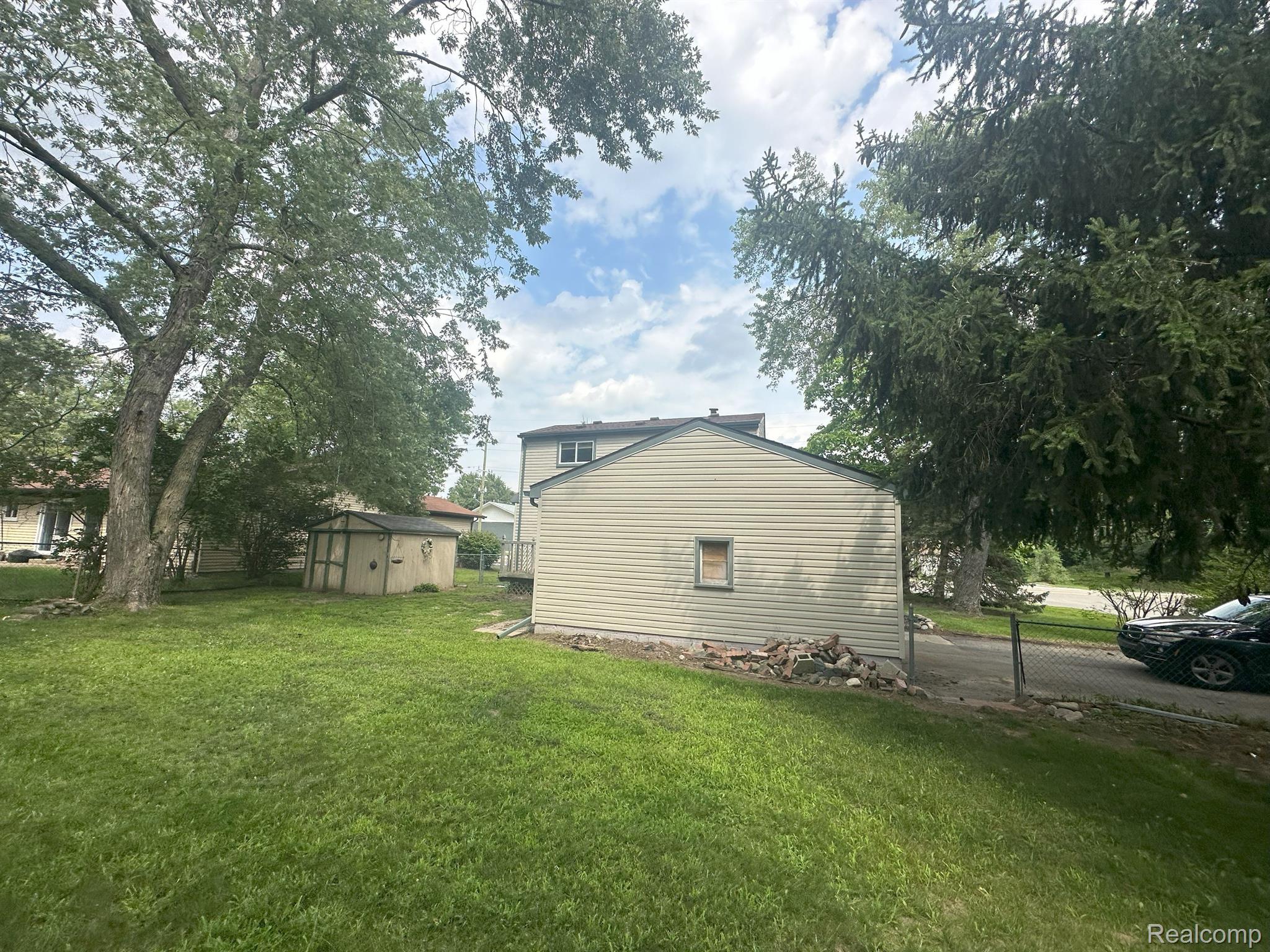 47441 Dequindre Road Rochester, MI 48307 - Photo 6 of 44 Gallery Image 6