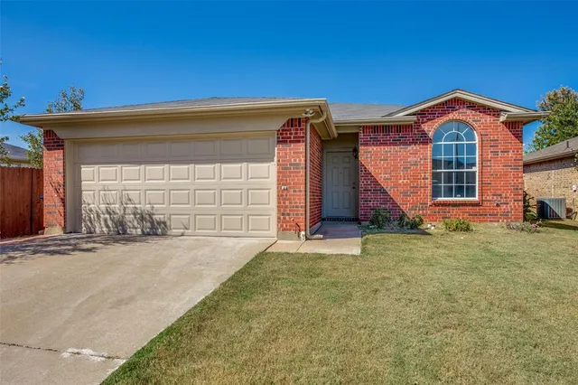 $2,200 | 4613 Brimstone Drive, Fort Worth, TX 76244