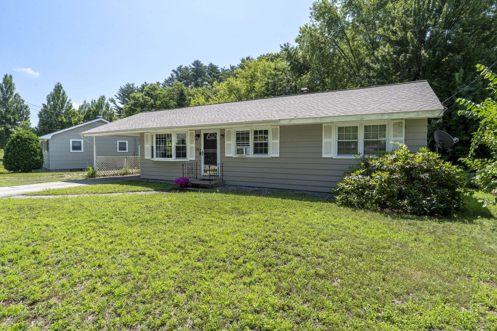 243 Gabrielle Street Manchester, NH 03103 - Photo 1 of 38