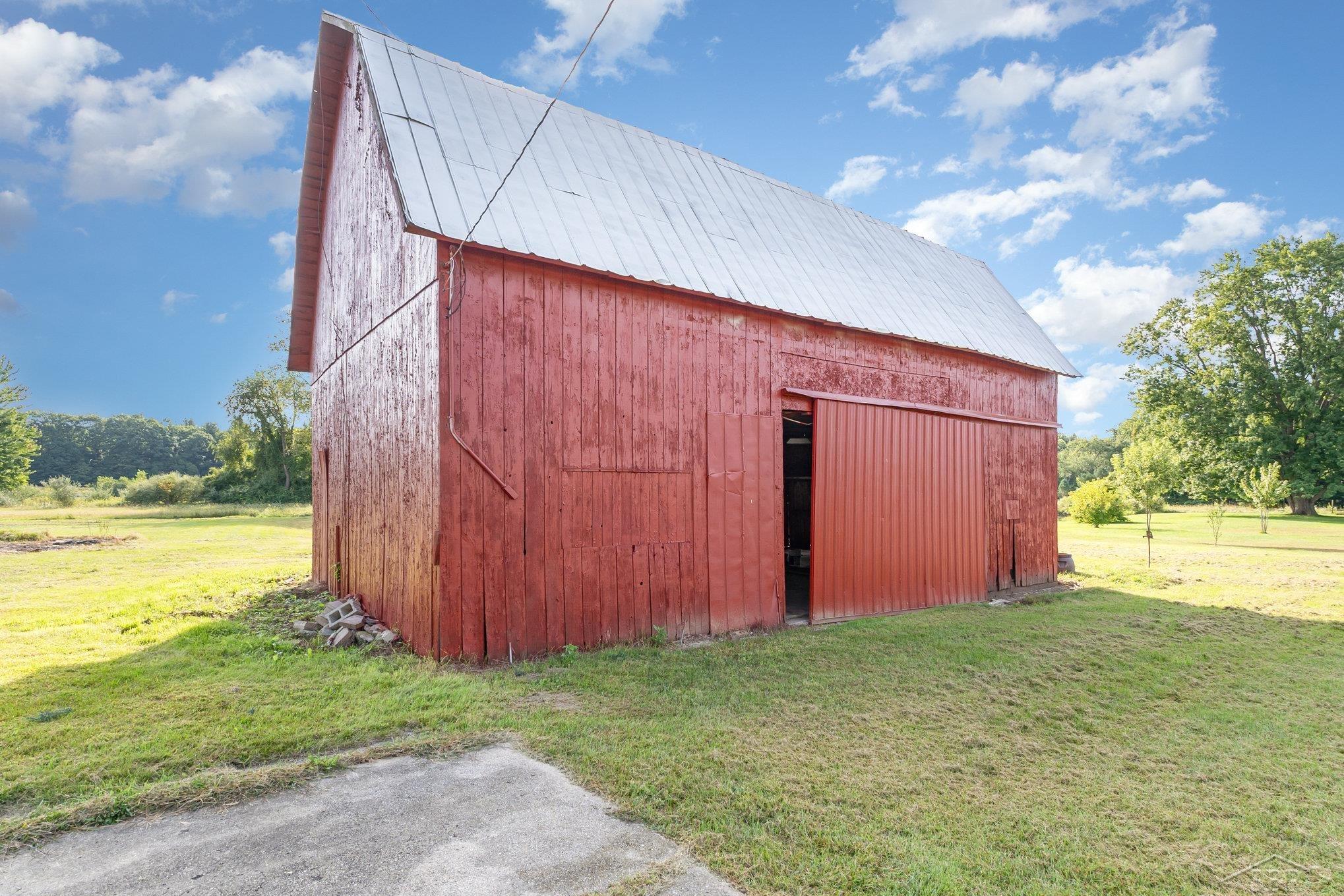 12711 Nichols Road Burt, MI 48417 - Photo 26 of 31