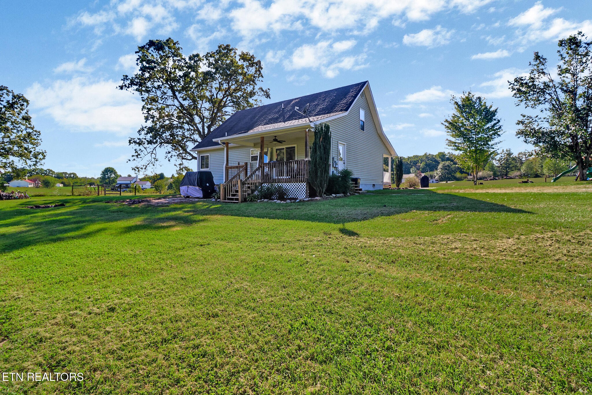 993 Model Farm Road Jamestown, TN 38556 - Photo 7 of 44