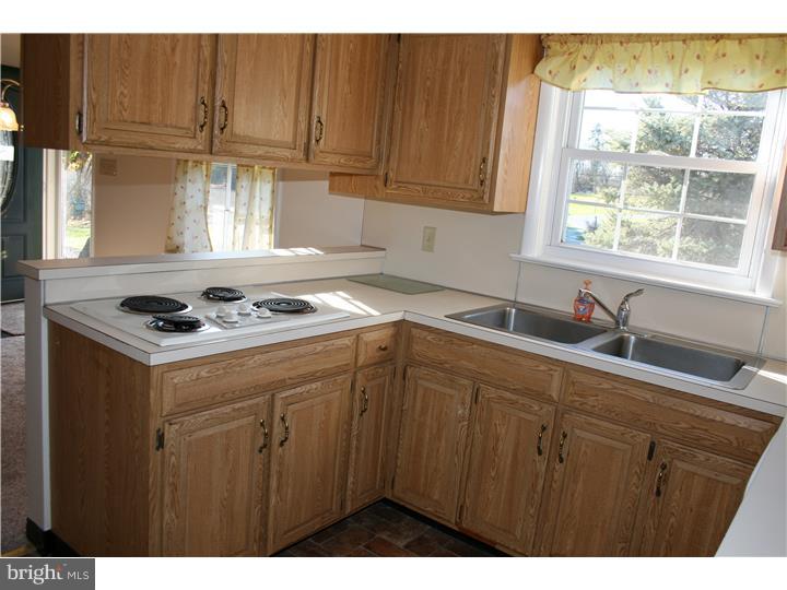 2511 Wasser Road Pennsburg, PA 18073 - Photo 12 of 25 Kitchen