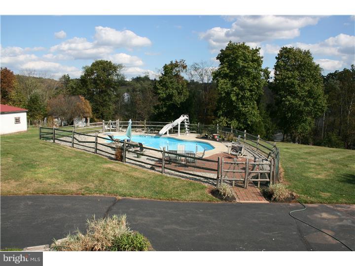 2511 Wasser Road Pennsburg, PA 18073 - Photo 13 of 25 Pool