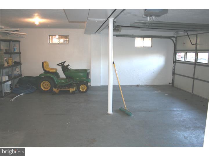 2511 Wasser Road Pennsburg, PA 18073 - Photo 18 of 25 Garage