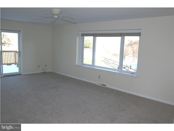 2511 Wasser Road Pennsburg, PA 18073 - Photo 8 of 25 Living Room