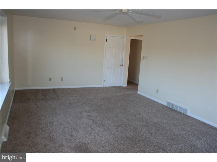 2511 Wasser Road Pennsburg, PA 18073 - Photo 10 of 25 Living Room
