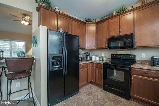27 Columbia Road Colonial Beach, VA 22443 - Photo 8 of 23 Kitchen