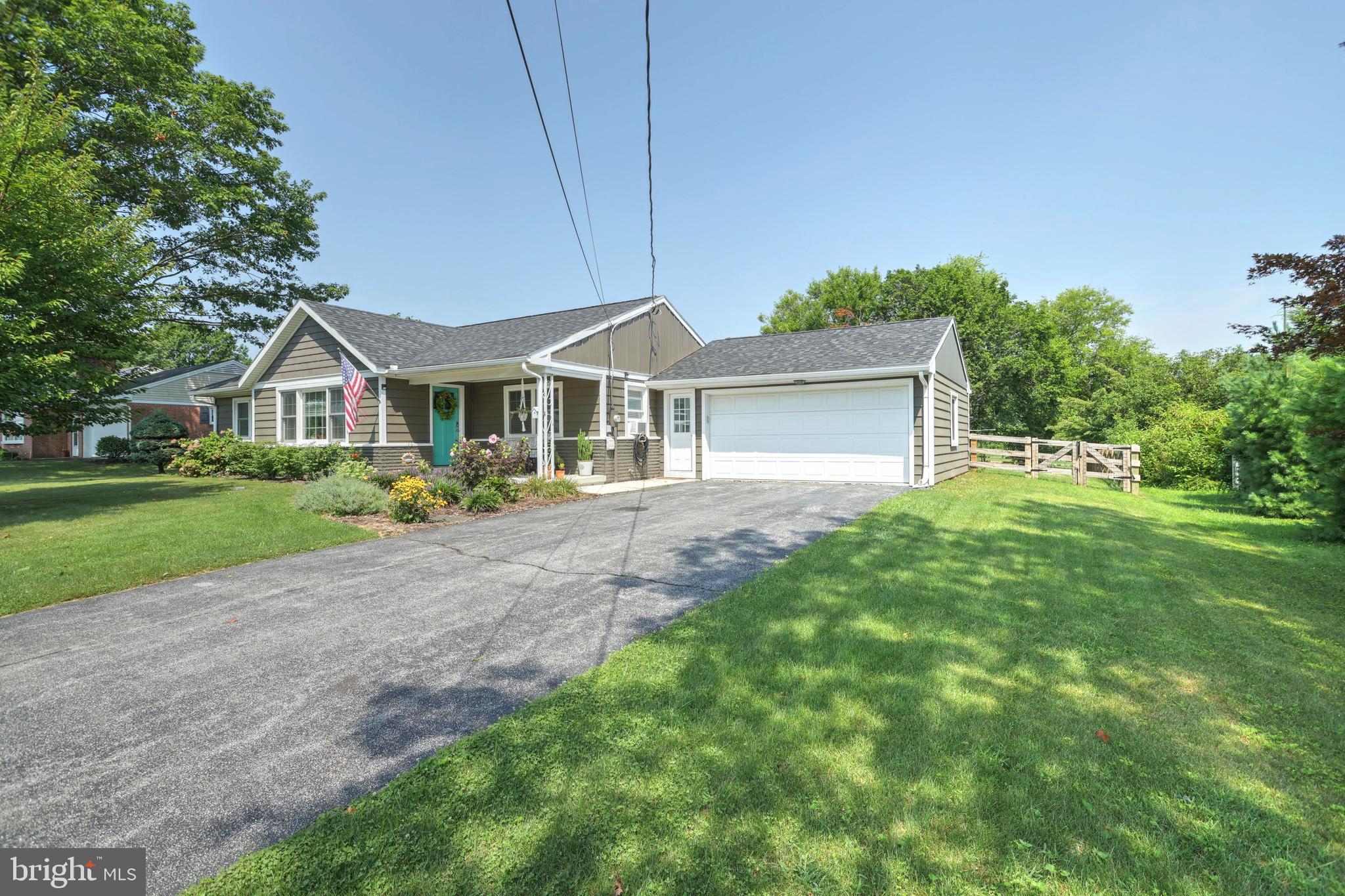 531 Lincoln Road Lititz, PA 17543 - Photo 2 of 34
