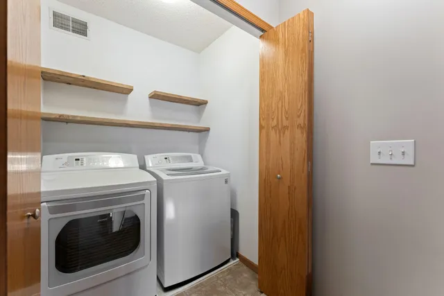 $215,000 | 4826 Elm Drive North, Unit 4, Hugo, MN 55038