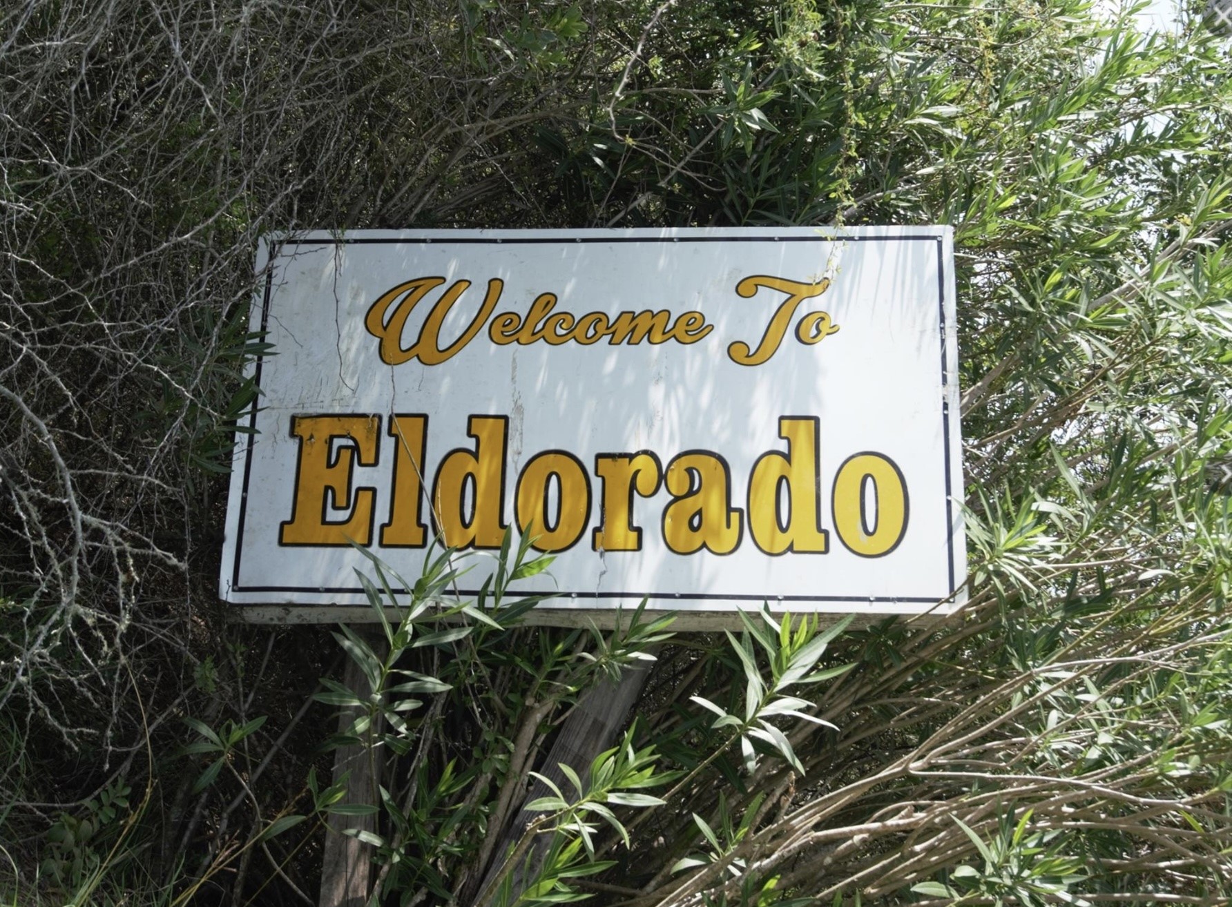 Tbd Robin Lane Bay City, TX 77414 - Photo 3 of 5 a sign that is on a pole