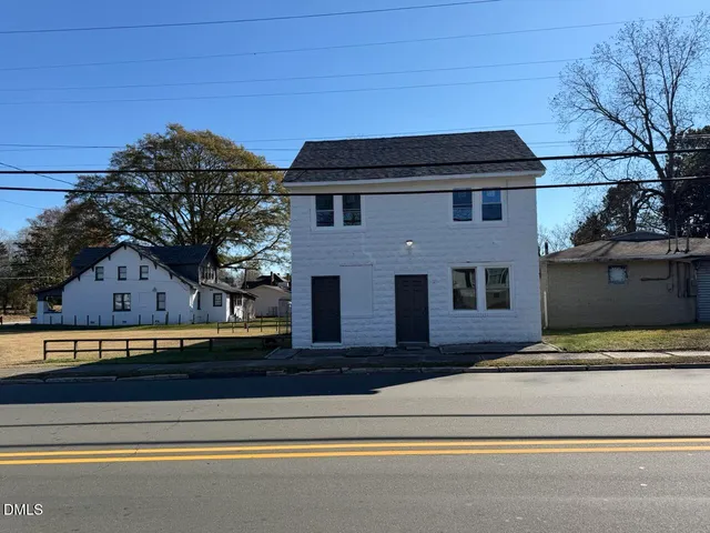 $1,200 | 610 North Chestnut Street, Henderson, NC 27536