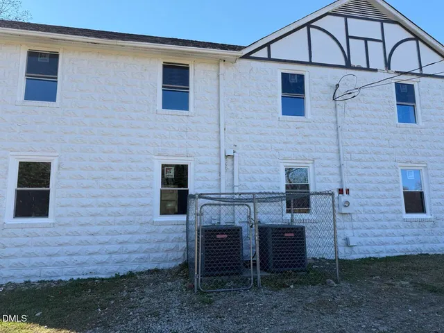 $1,200 | 610 North Chestnut Street, Henderson, NC 27536