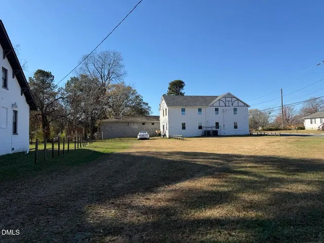 $1,200 | 610 North Chestnut Street, Henderson, NC 27536
