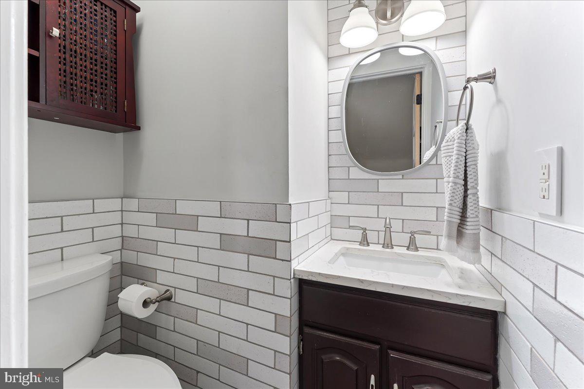 455 Prospect Road Springfield, PA 19064 - Photo 16 of 30 Powder Room