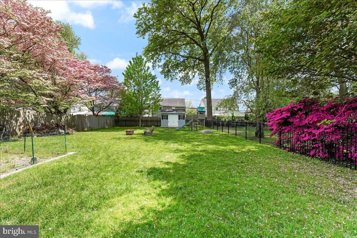 455 Prospect Road Springfield, PA 19064 - Photo 29 of 30 Flat backyard