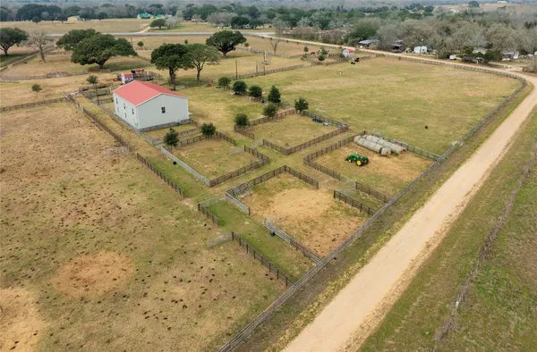 $775,000 | 66 County Road 77D, Schulenburg, TX 78956