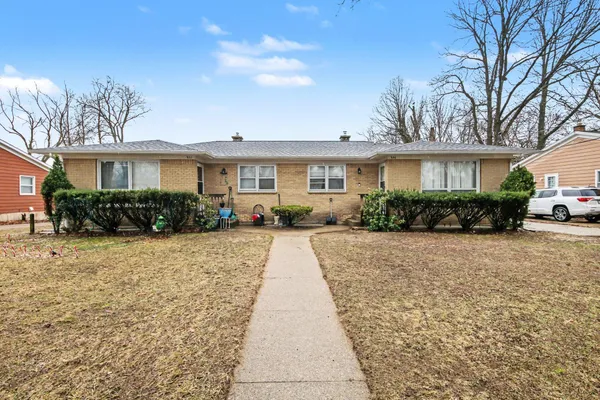 $395,000 | 930-932 Lancashire Court Southeast, Grand Rapids, MI 49508