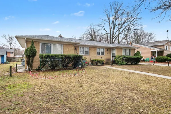 $395,000 | 930-932 Lancashire Court Southeast, Grand Rapids, MI 49508