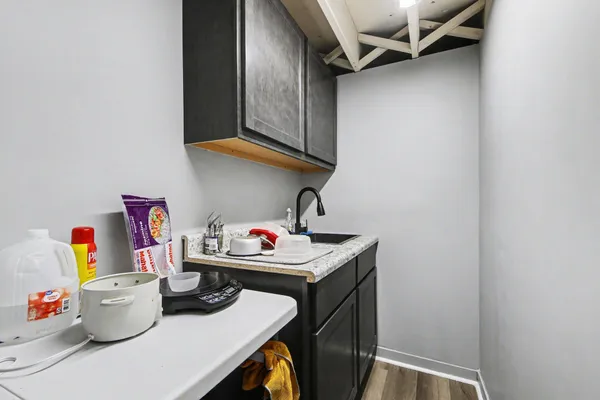 $395,000 | 930-932 Lancashire Court Southeast, Grand Rapids, MI 49508